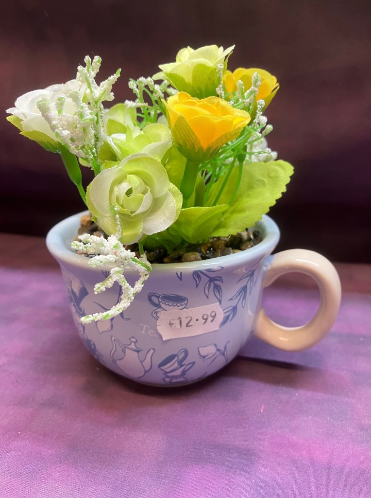 Floral decoration teacup