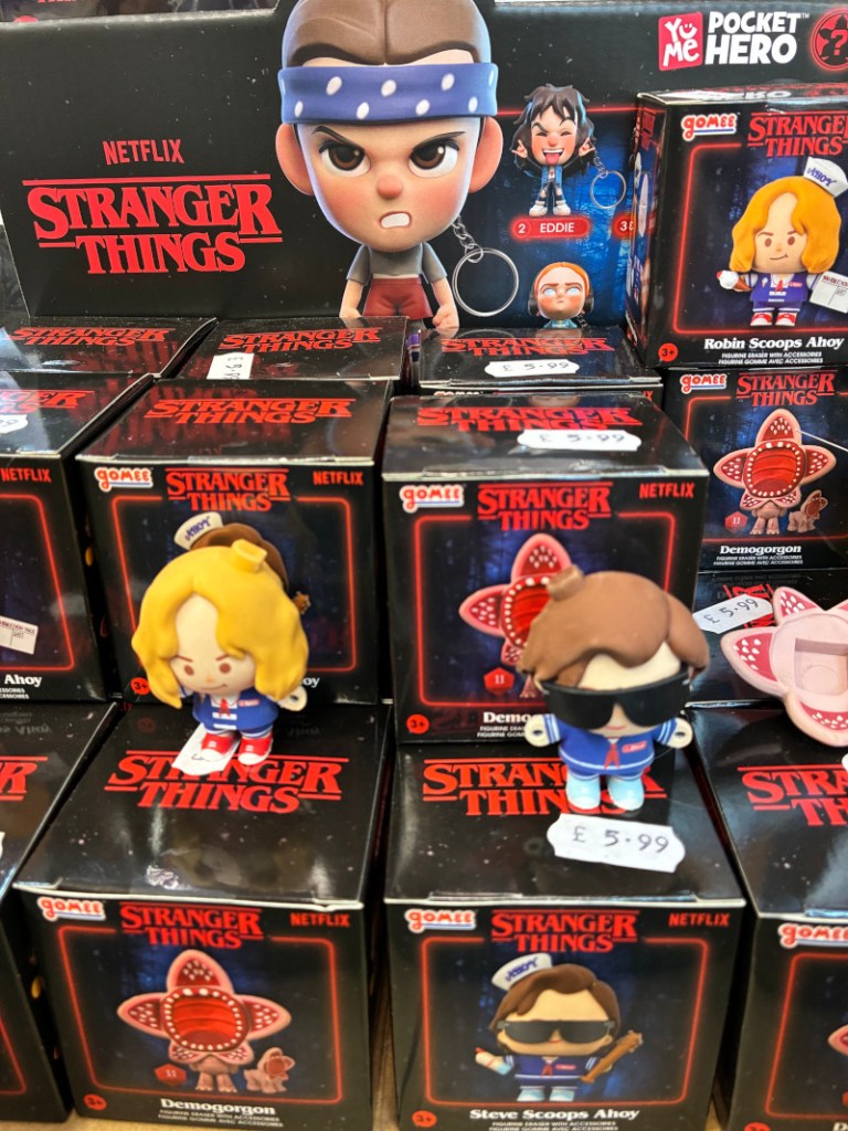Stranger things assembled figures