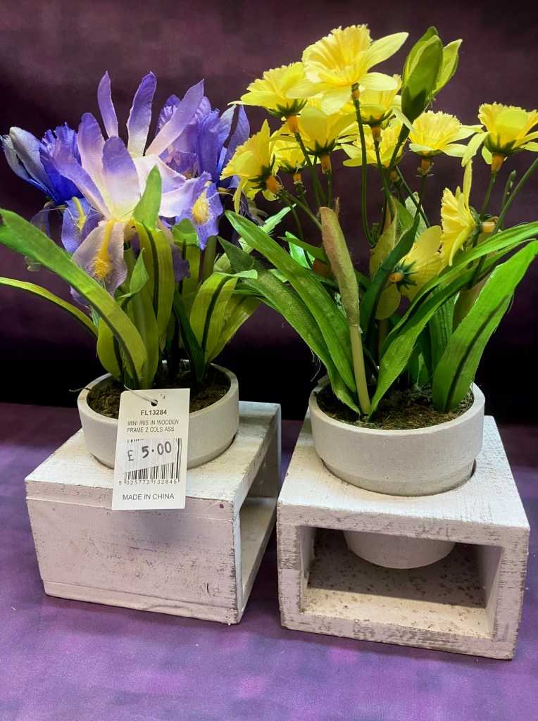 Synthetic flower pots